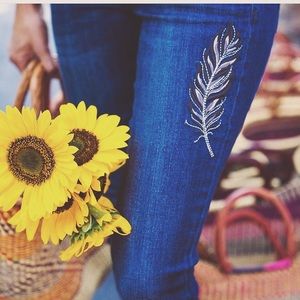 Kut from the kloth Amy Ankle Skinny -Feather Embr